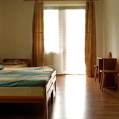Homestay Na Skolach *